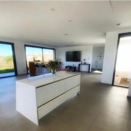 Dom wakacyjny Bungalow, Gated In Amongst Fruit Trees, Private Pool, Panoramic Views